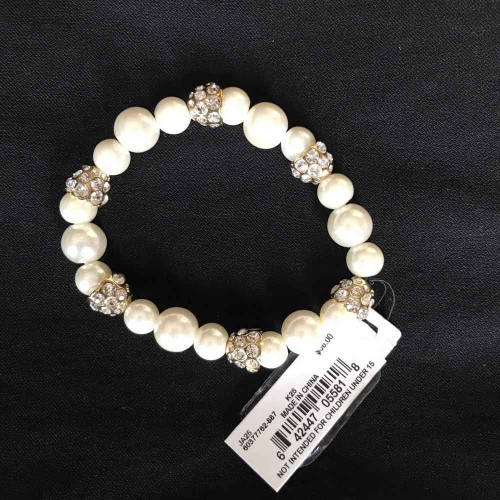 Pearl, Gold & Rhinestone Bracelet - Picture 3 of 5